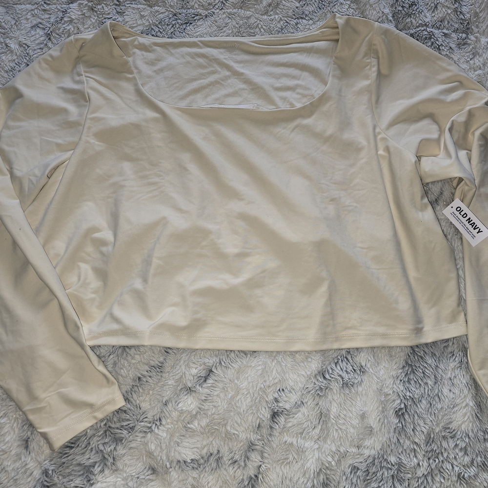 Old Navy Cream Long Sleeve Women's Cropped Active Top - 4x